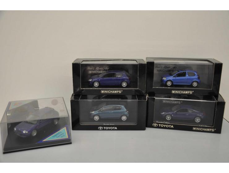 Toyota Corolla 2001, Minichamps, 1:43, blue, Near Mint (antenna slightly bent, bit dusty), Toyota Yaris, Kyosho, 1:43, blue, 