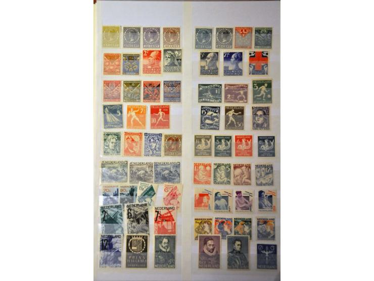meest series gestempeld engros tussen 1907 en 2000, cat.w. 5400 in insteekboek 