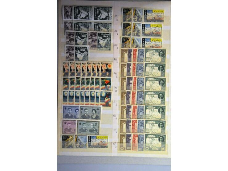 5 cent blauw plaat VI pos. 16-18 op dik papier in strip van 3, pracht ex.