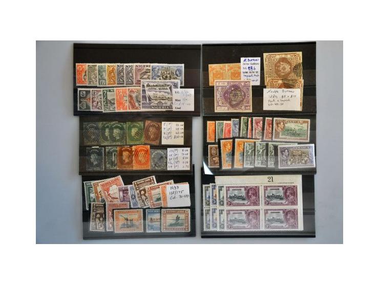 Cijfer 12½ cent rood, Posthoorn 2½ cent blauwgroen en opruimingsuitgifte 1 gulden ultramarijn en bruin op pakketkaart van Ker
