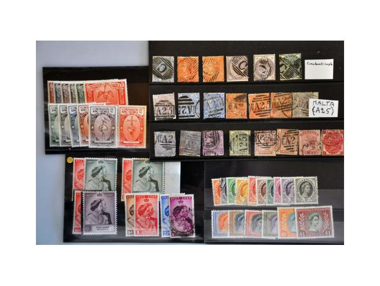 Cijfer 12½ cent rood, Posthoorn 2½ cent blauwgroen en opruimingsuitgifte 1 gulden ultramarijn en bruin op pakketkaart van Ker