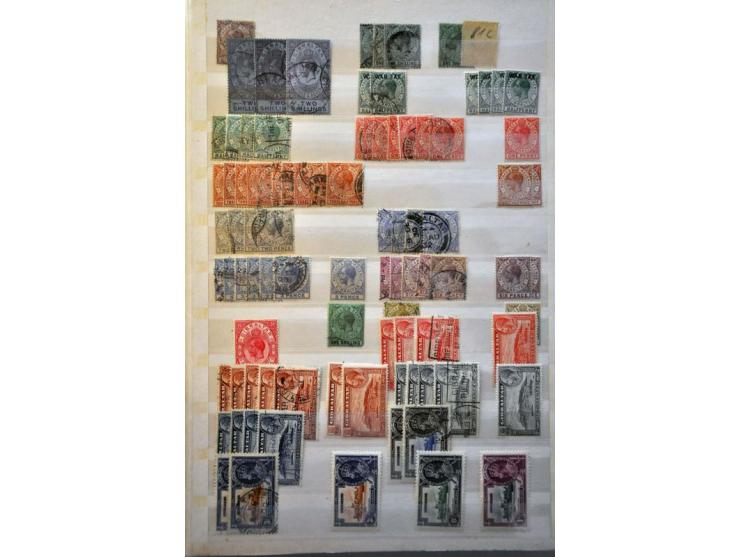 Kind 2 t/m 10 cent in strippen van 5, miniem getint, cat.w. 1625 