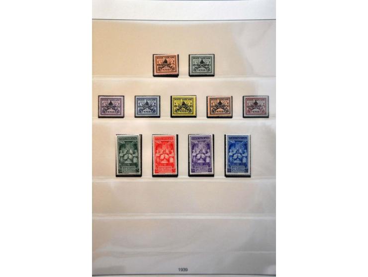 Hulpuitgifte 10 en 12½ cent in keerdrukparen met tussenstrook, cat.w. 775+