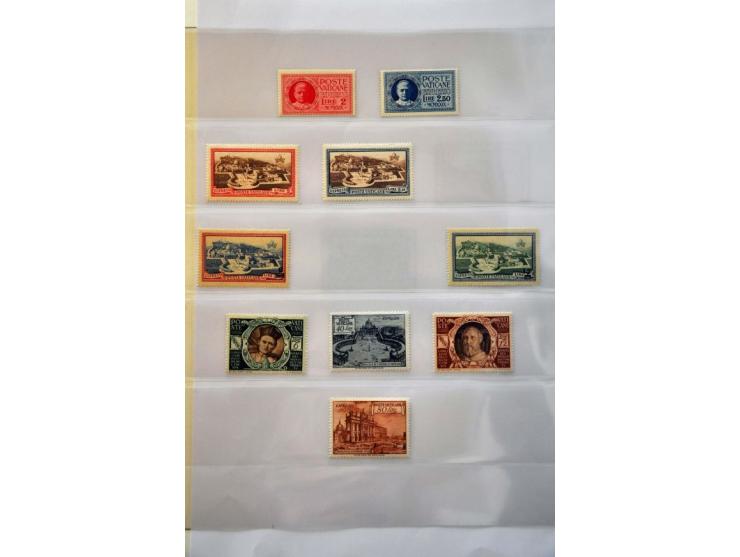 Hulpuitgifte 10 en 12½ cent in keerdrukparen met tussenstrook, cat.w. 775+