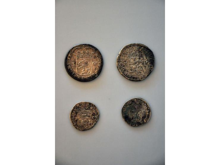 West-Friesland  3 gulden 1687 en 1763, en twee guldens (totaal 4 ex.) in gemengde kwaliteit