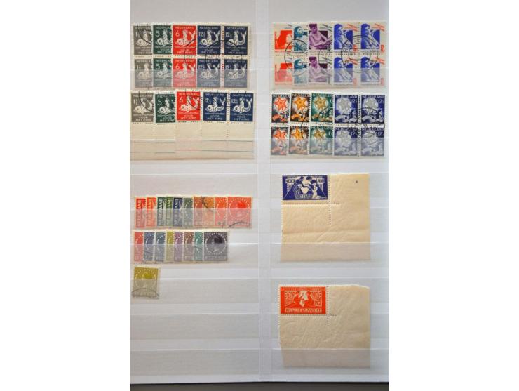 gestempeld en */** met veel beter materiaal w.b. 104 (7x), 105 (12x), 130 (2x), 131, Van Konijnenburg * (2x), En Face */**, r