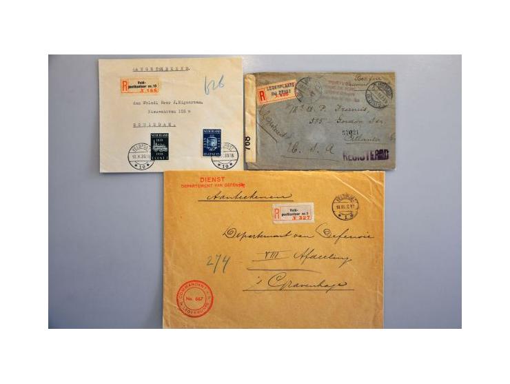 ruim 100 aangetekende militaire poststukken vanaf ca.1915 w.b. ingestempelde LEGERPLAATS stroken van Harderwijk, Hattem, Lare