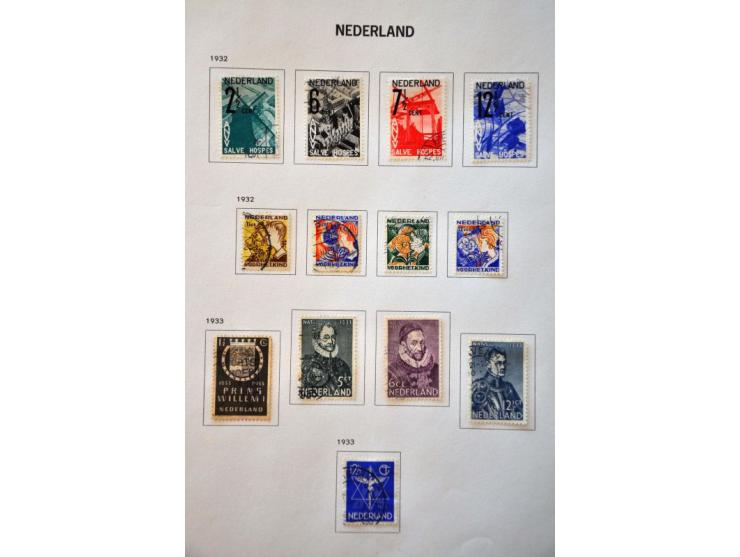 collectie 1852-1990 gestempeld met o.a. nrs. 104-105, 130-131 en Meeuwen in Davo album