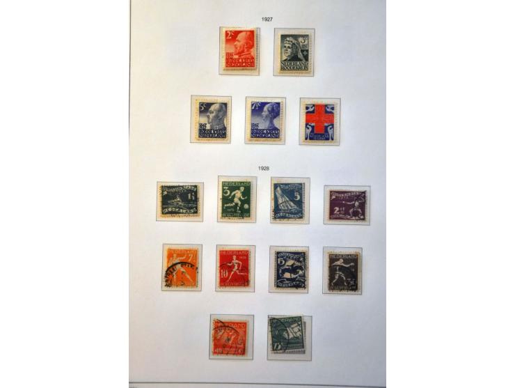 collectie 1852-2001 gestempeld en */* in gemengde kwaliteit. Vaak dubbel in klemstrook w.b. beter materiaal in 4 Importa albu