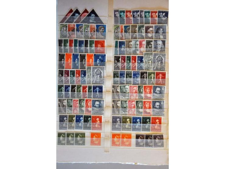 series * tussen 1899 en 1940, cat. ruim 1200 op insteekbladen 