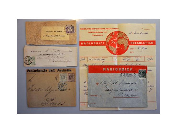 ca. 30 meest betere poststukken/briefvoorzijden w.b. monsterzakjes, pakketkaarten, krantenbandjes etc.