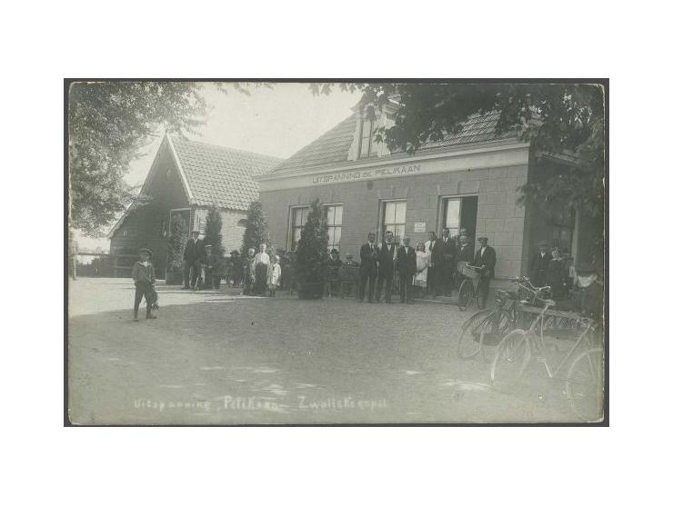 200 ex. vnl. zeer oude met veel beter o.a. fotokaarten in album