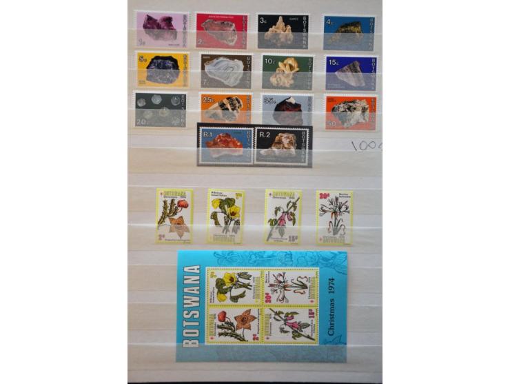 collection 1966-1998 ** including better topical sets and sheets in stockbook