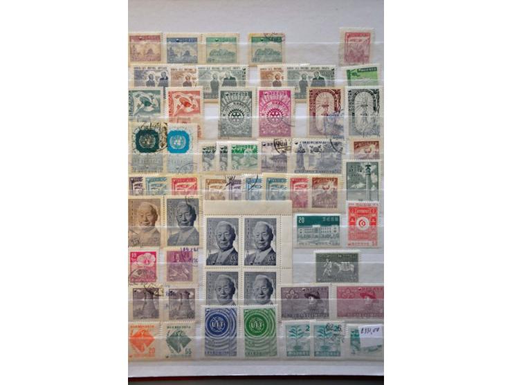 collection 1946-2003 used and */** with better sets (a.o. Flags 1951: 1 value missing) and stamps in stockbook