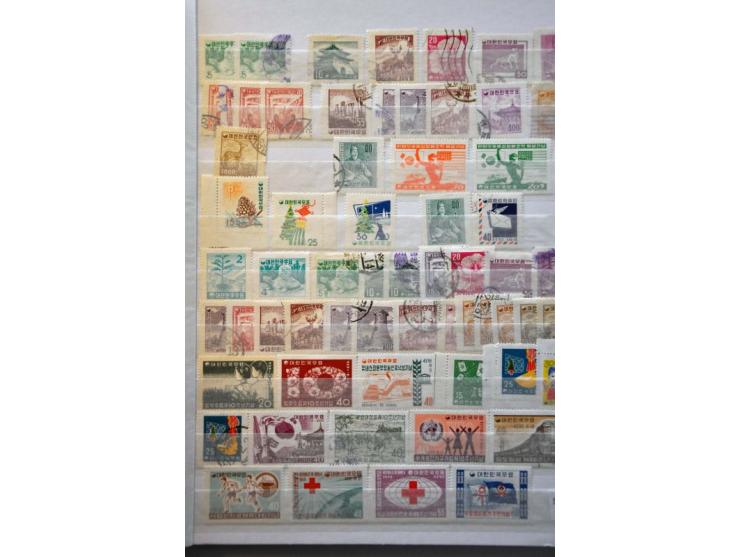 collection 1946-2003 used and */** with better sets (a.o. Flags 1951: 1 value missing) and stamps in stockbook