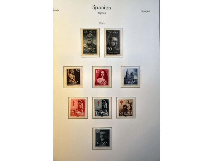 collection 1940-2000 mainly ** with better series and sets including Mi. 841-857A *, 948-949 *, 975-982 **, 1019-1020 ** etc.