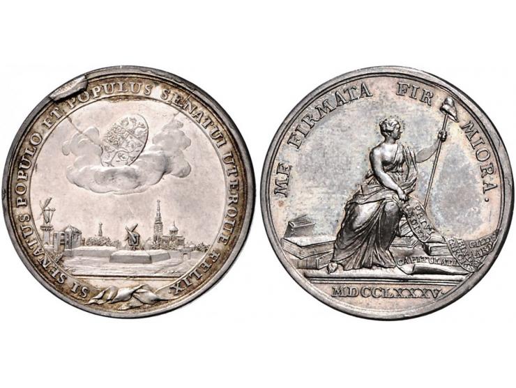 Historiepenningen 's-Hertogenbosch - Stadhuispenning zilver 1785 Snoeck 81, VvL. 630, oneffen muntplaatje, ov. PR