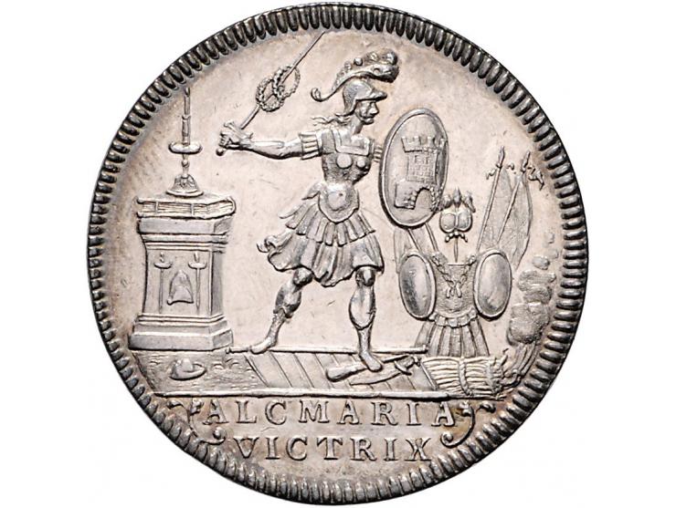 Historiepenningen (1693) Alkmaar, zilveren vroedschapspenning - VZ Staande Mars met zwaard en stedelijk wapenschild vechtend 
