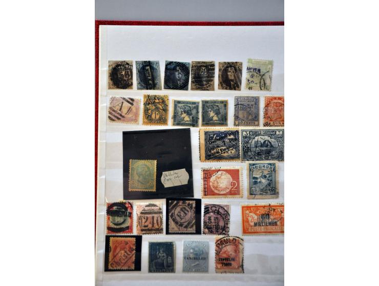 including older and better material in a.o. 2 small stockbooks in shoe box