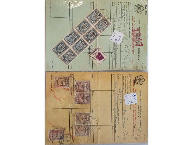 fiscaal, voornamelijk leges- en radiozegels etc. zowel los als op stuk in 14 mappen in verhuisdoos&nbsp;