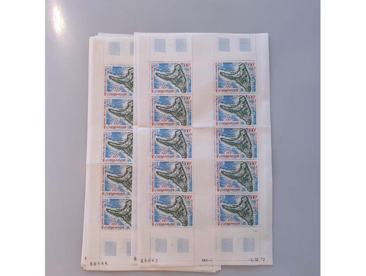 1923 Airmail Map ** (560x) in sheets (parts) with gutter pairs. Mi. no. 147, cat.v. above EUR7800