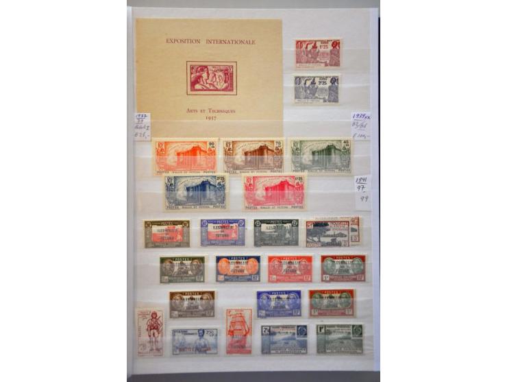 , New Hebrides and New Caledonia collection used and */** including better material in 2 stockbooks 