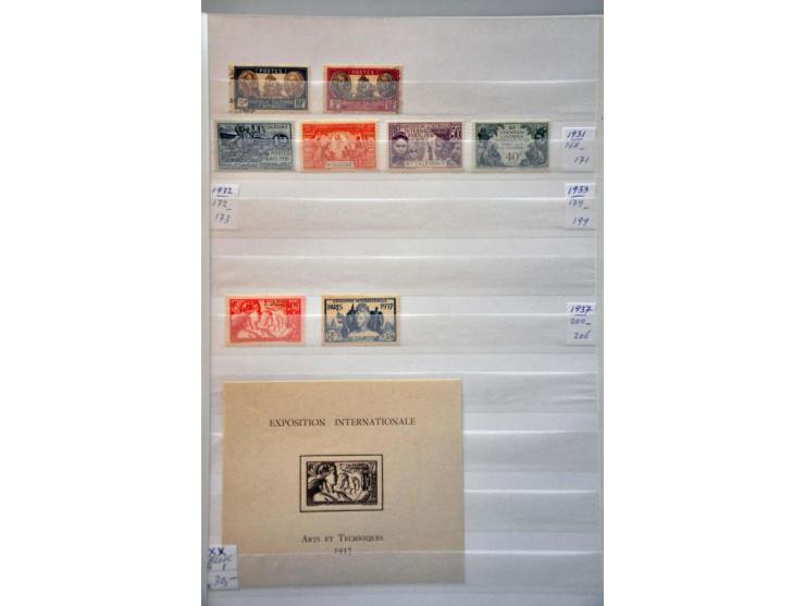 , New Hebrides and New Caledonia collection used and */** including better material in 2 stockbooks 