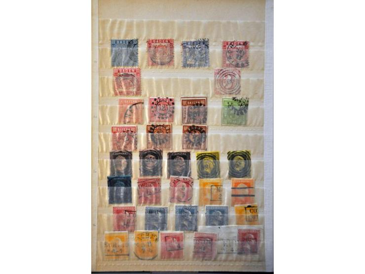 with a.o. cancellations on the Breast shield issue with many good strikes, Old States with some better stamps etc. in small s