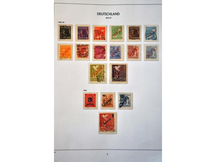 collection 1948-1990 used and */** complete including Mi. no. 33 used signed by Schlegel, miniature sheet no. 1 etc. in Davo 