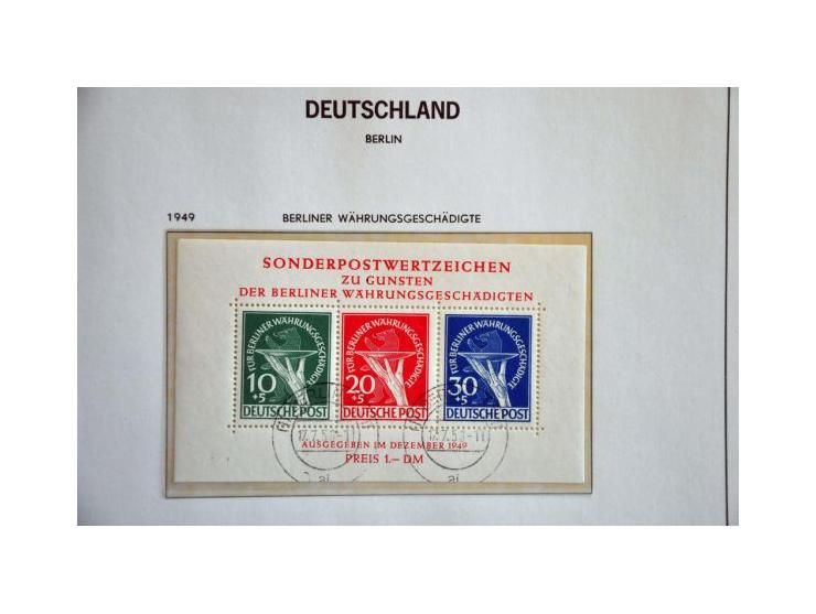 collection 1948-1990 used and */** complete including Mi. no. 33 used signed by Schlegel, miniature sheet no. 1 etc. in Davo 
