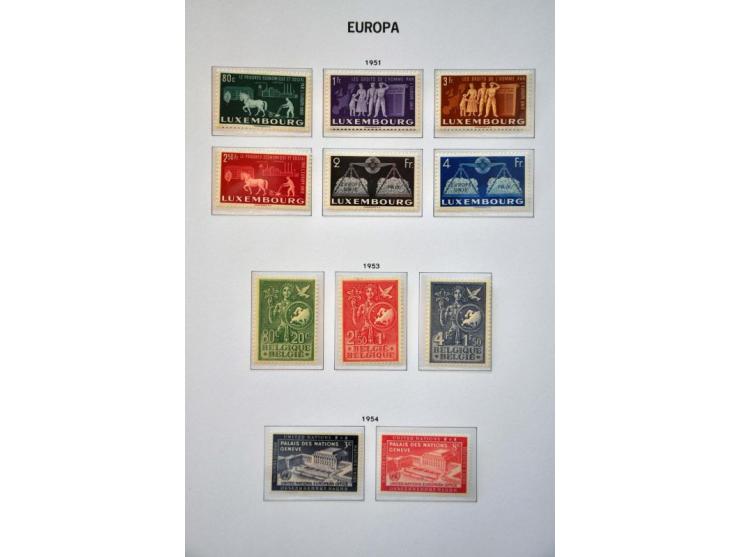 collection 1949- 1997 mainly */** including better forerunners, booklets, miniature sheets etc. in 7 Davo albums and stockboo