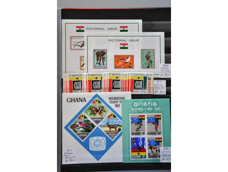 various topics mostly ** including miniature sheets in 8 stockbooks 