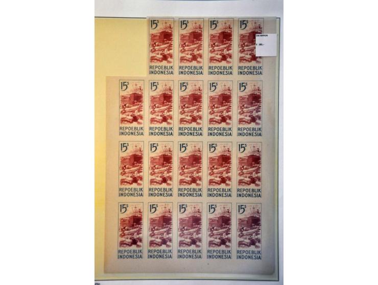Weense drukken (Vienna Printings) collectie */** met beter materiaal, blokken, vel(de)len etc. in 2 klembanden