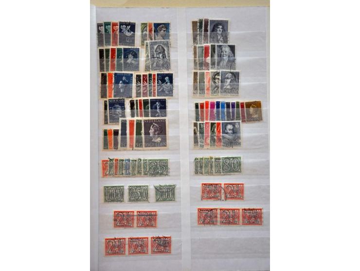 collectie 1852-1940 gestempeld op hoofdnummers compleet met tevens uitgebreid Back of the Book in gemengde kwaliteit op inste