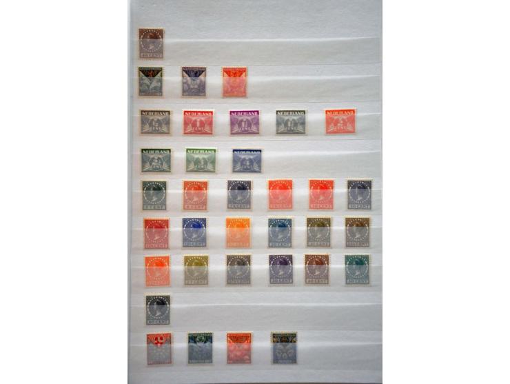 collectie 1852-1940 (*) */** in gemengde kwaliteit met o.a. nrs. 1, 5, 13-22, 48-49, 50-76, 61b, 130-131 en Back of the Book 