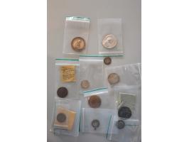 Miscellaneous penningen, Religie, prijsmedaille, enkele munten, contemporaine vervalsing Zweden 1559 etc. w.b. zilveren ex. T