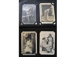 ca. 400 ex. meest zeer oude w.b. folklore, gesigneerd o.a. Kirchner en meer leuk motief in boekjes en los in doos