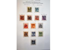 collectie 1850-1986 met betere ex. en series w.b. klassiek, dienst, nominaal, iets post(waarde)stukken, etc. in 4 albums, ins