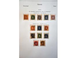 collectie 1850-1986 met betere ex. en series w.b. klassiek, dienst, nominaal, iets post(waarde)stukken, etc. in 4 albums, ins