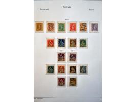 collectie 1850-1986 met betere ex. en series w.b. klassiek, dienst, nominaal, iets post(waarde)stukken, etc. in 4 albums, ins