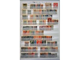 collectie * en gestempeld, in gemengde kwaliteit, in 6 albums in doosje