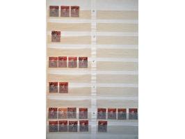 5 cent blauw en 10 cent karmijn, voorraad gestempeld deels op positie gesorteerd. Totaal ruim 2300 ex. w.b. paren, strippen, 