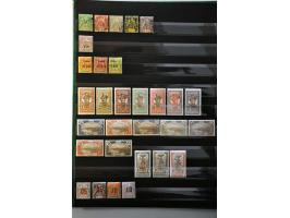 collection mainly */** starting with the classics and with many better sets, stamps and minisheets in 26 albums or stockbooks