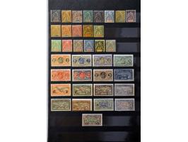 collection mainly */** starting with the classics and with many better sets, stamps and minisheets in 26 albums or stockbooks