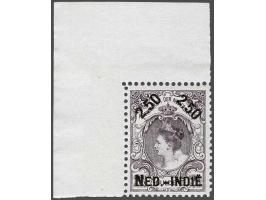 Hulpuitgifte 2½ gulden violetgrijs tanding 11½ x 11 met hoekvelrand, cat.w. 250+  