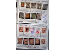 19 gelopen rondzendboekjes met beter materiaal o.a. nrs. 1-3 gestempeld en Ned.-Indië 1 en 2 gestempeld en veel port * w.b. p