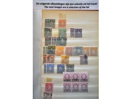 voorraad */** en gestempeld met beter materiaal w.b. nagegomd en falsificaten in 2 insteekboeken  