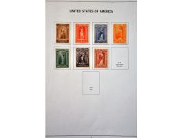 Newspaper Stamps, collection (*)/* with many better ex. on album leaves
