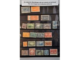 Beatrix 1 staalblauw en paars met variëteit sterk verschoven perforatie (4x) op fragment, pracht ex.