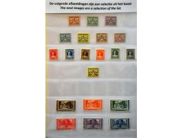 Hulpuitgifte 10 en 12½ cent in keerdrukparen met tussenstrook, cat.w. 775+